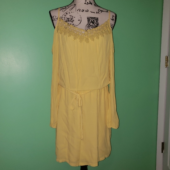 Bisou Bisou Dresses & Skirts - SALE 7 FOR $20 Bisou Bisou Cold Shoulder Dress 14